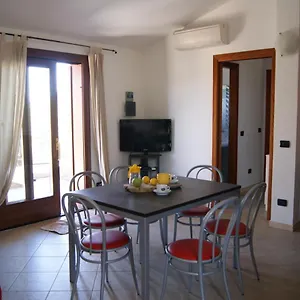 Villetta Indipendente Fronte Spiaggia Budoni